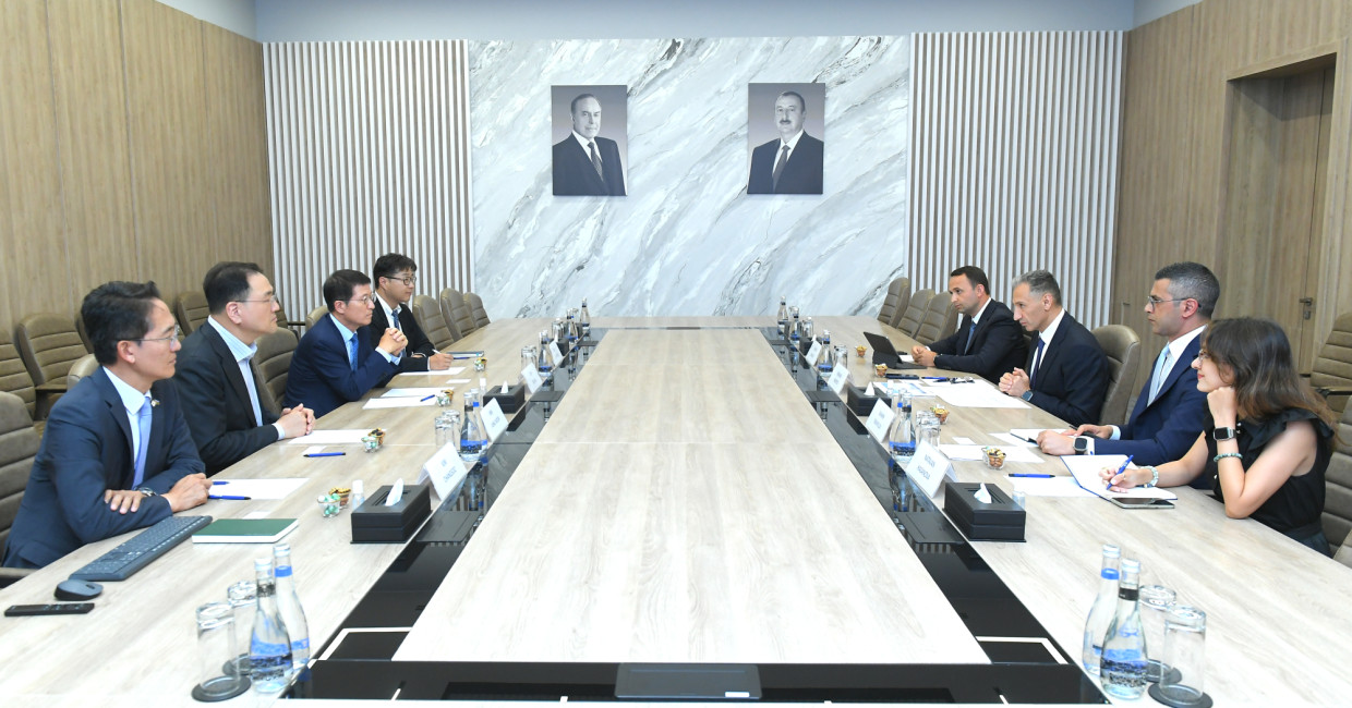 Nazir Rəşad Nəbiyev “Samsung C&T Corporation Engineering & Construction Group”un rəhbər şəxsləri ilə görüşüb