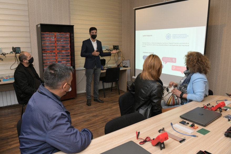 NRYTN-in  təqaüd proqramını qazanan şagird və tələbələrlə  görüş keçirilib
