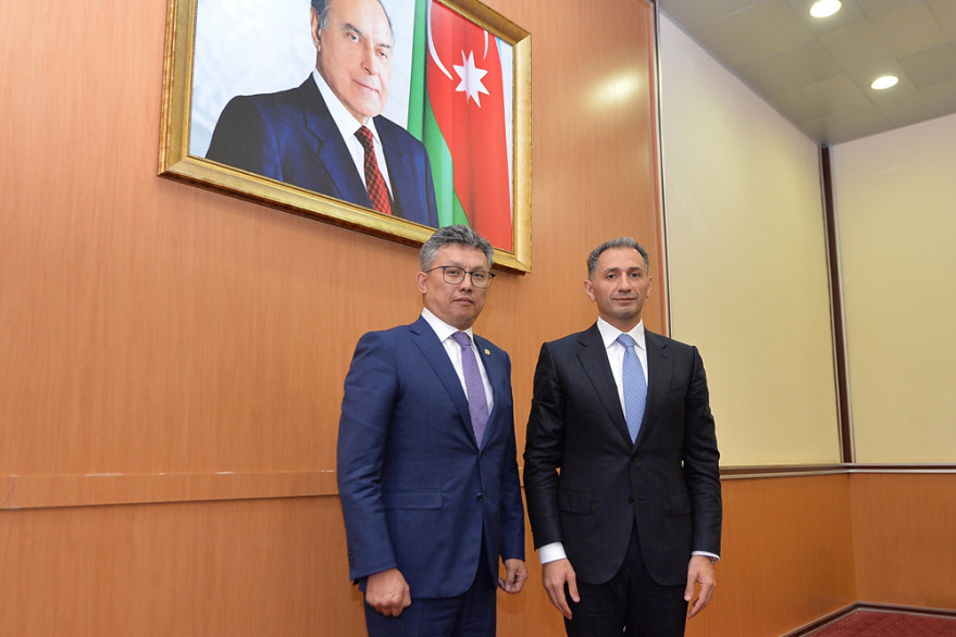 Nazir Rəşad Nəbiyev Qazaxıstanın ticarət və inteqrasiya naziri Baxıt Sultanovla görüşüb