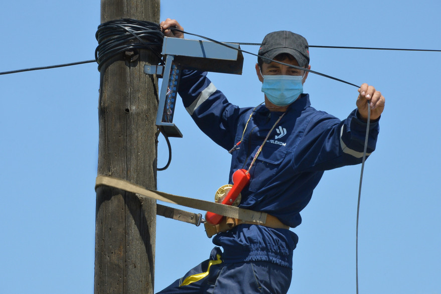 Aztelecom provides 700,000th home with telecommunication services