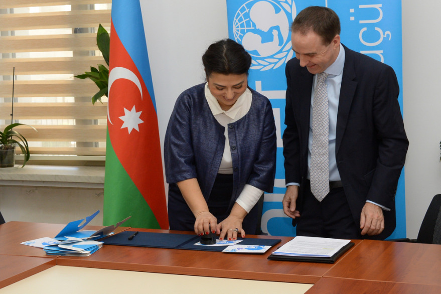 Azərbaycanın UNICEF-lə tərəfdaşlığının 25 illiyinə və uşaqlara həsr olunmuş xüsusi poçt markası nəşr edilib