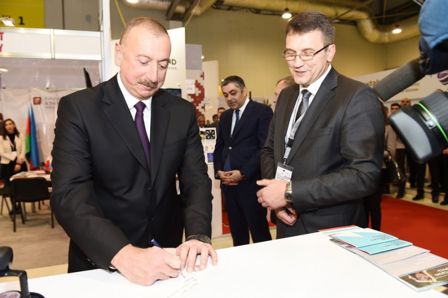 Azərbaycan Prezidenti İlham Əliyev “Bakutel 2018” sərgisi ilə tanış olub