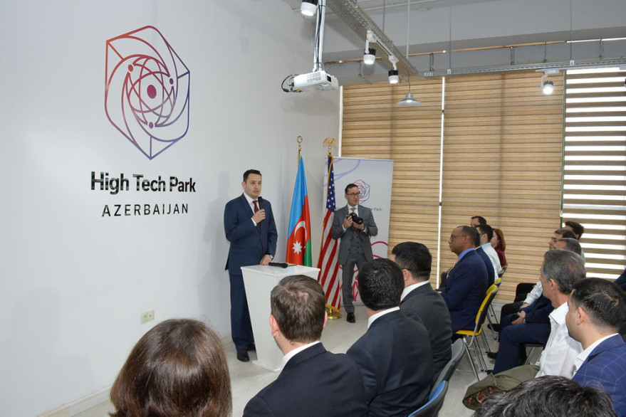 В Парке высоких технологий состоялась встреча стартаперов с временным поверенным в делах США в Азербайджане