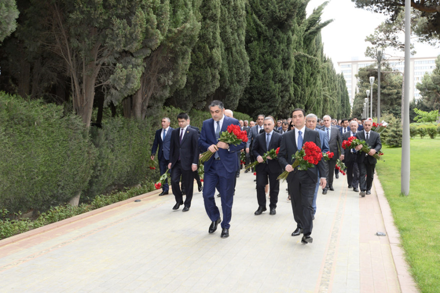 Heydər Əliyevin anadan olmasının 94-cü ildönümü münasibətilə Nəqliyyat, Rabitə və Yüksək Texnologiyalar Nazirliyində anım mərasimi keçirilib