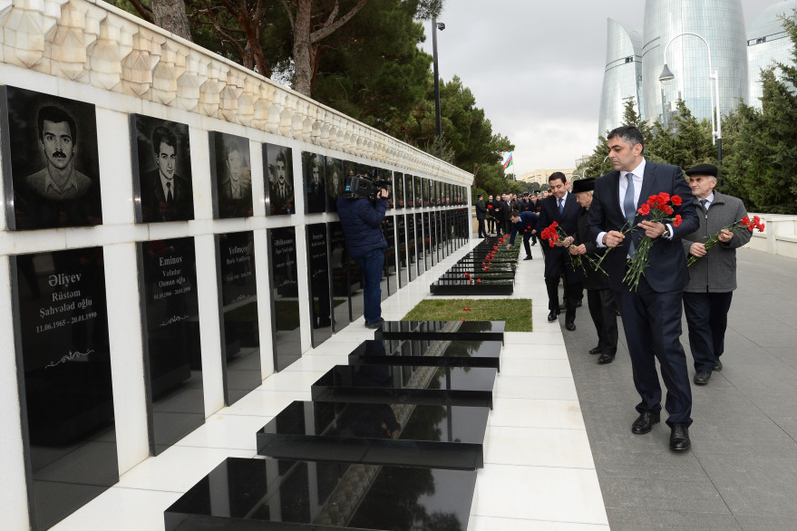 Employees of Ministry of Communications and High Technologies visited national leader Heydar Aliyev’s grave in Alley of Honor and Martyrs’ Alley on occasion of professional holiday