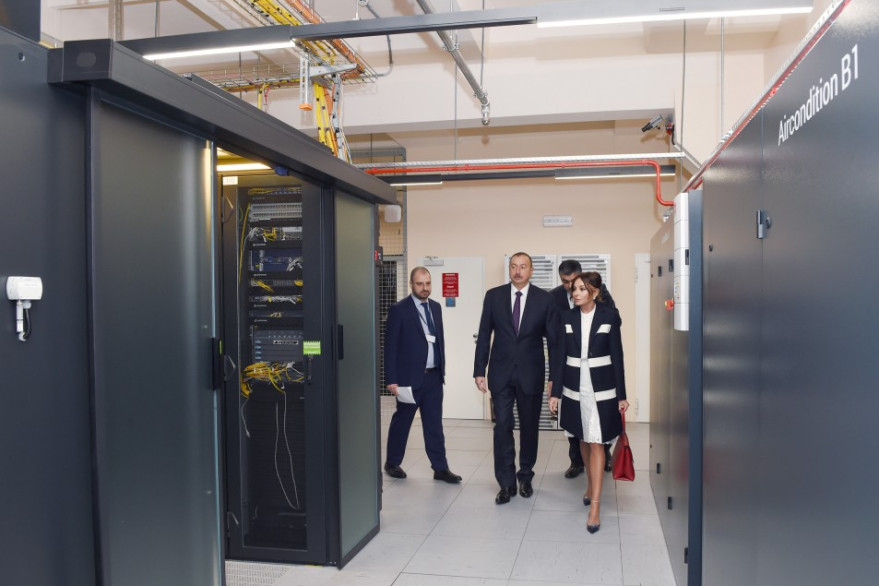 Ильхам Алиев принял участие в открытии Регионального дата-центра и Международного коммутационного центра Министерства связи и высоких технологий 