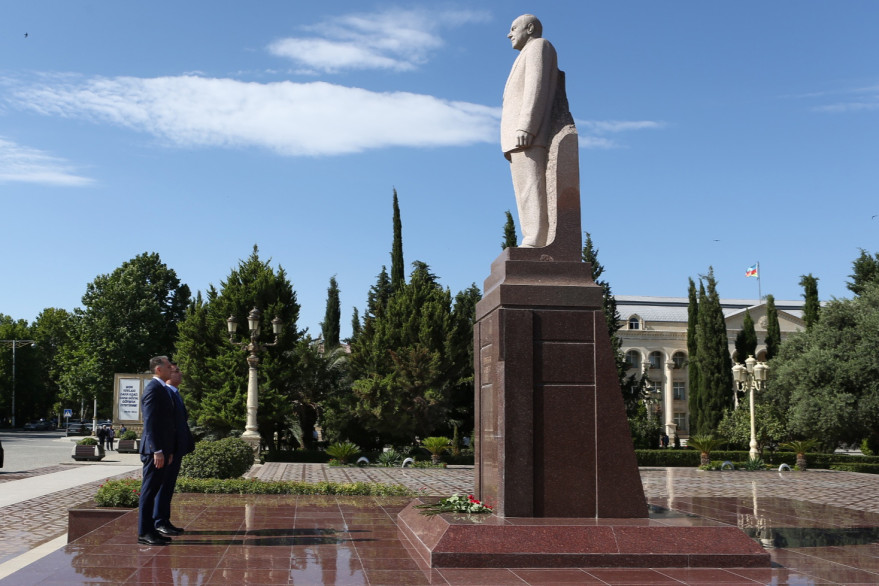 Nazir Rəşad Nəbiyev Yevlax şəhərində vətəndaşlarla görüşüb