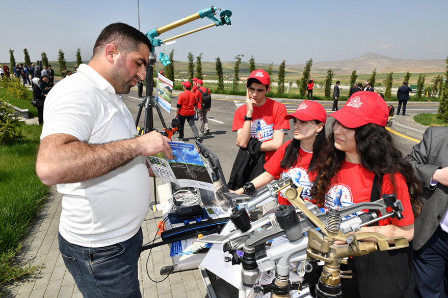 “TEKNOFEST Azərbaycan” çərçivəsində keçirilən “Aqrar texnologiyalar” müsabiqəsinin finalçılarının Aqrar innovasiya festivalına infoturu təşkil edilib