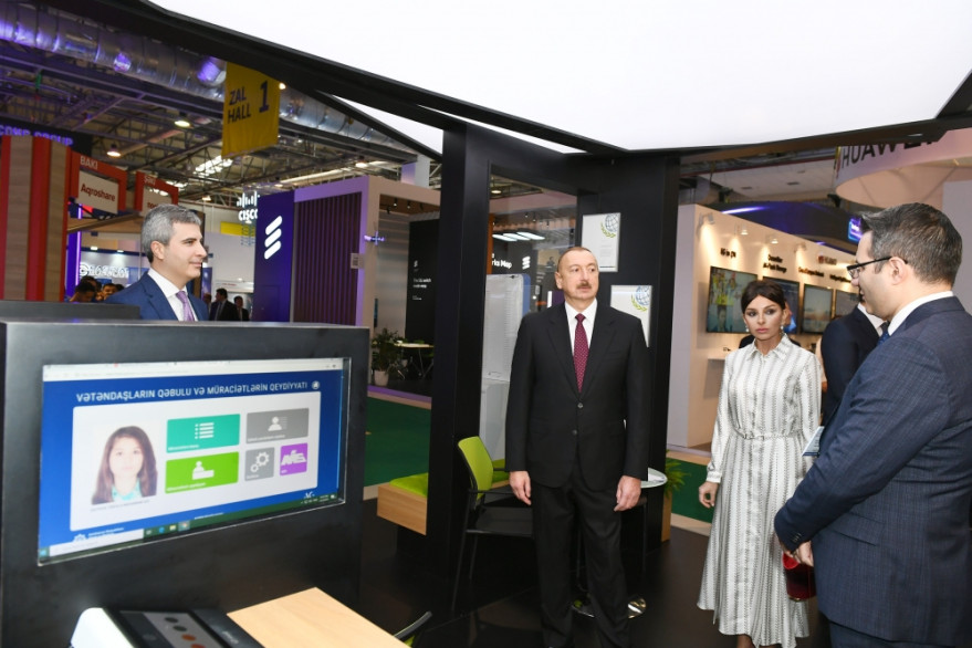 Prezident İlham Əliyev “Bakutel 2019” sərgisi ilə tanış olub