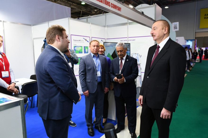 Prezident İlham Əliyev “Bakutel 2019” sərgisi ilə tanış olub