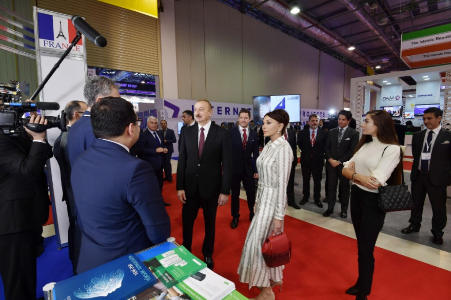Prezident İlham Əliyev “Bakutel 2019” sərgisi ilə tanış olub