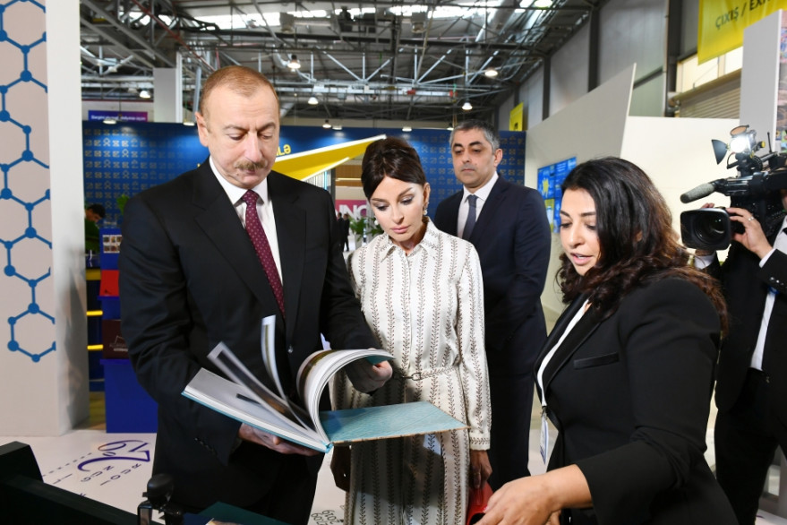 Prezident İlham Əliyev “Bakutel 2019” sərgisi ilə tanış olub