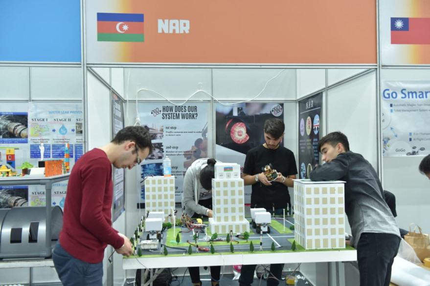 Победители III Олимпиады роботов, проведенной в рамках InnoFest – Фестиваля инноваций, представили Азербайджан на Всемирной олимпиаде роботов 