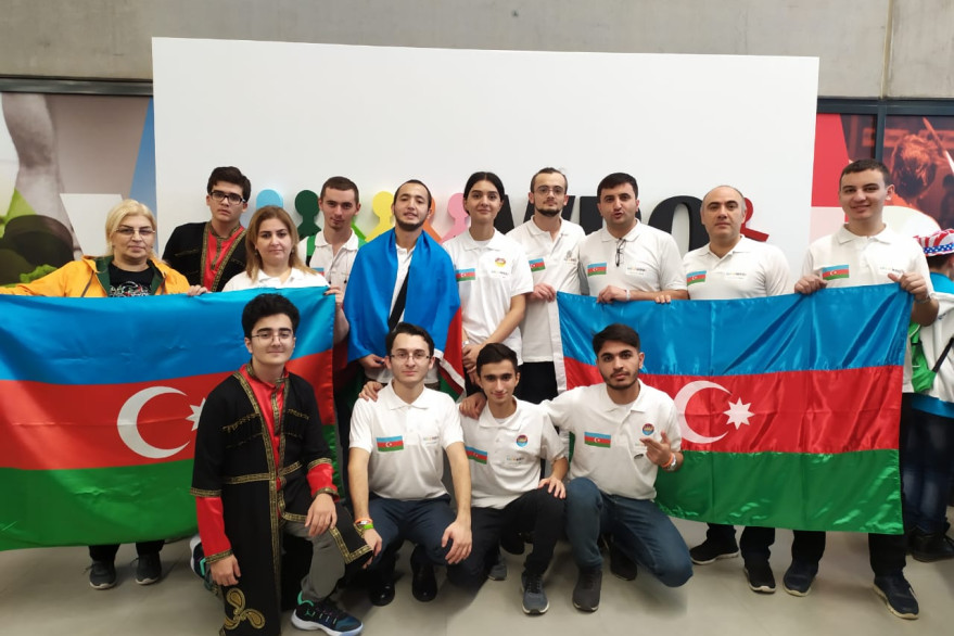 Победители III Олимпиады роботов, проведенной в рамках InnoFest – Фестиваля инноваций, представили Азербайджан на Всемирной олимпиаде роботов 