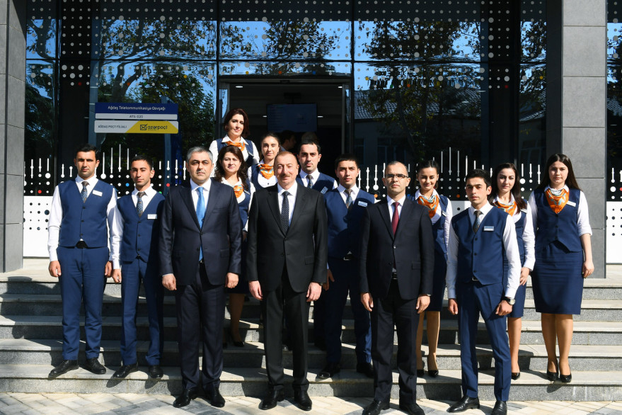 Prezident İlham Əliyev Ağdaş Rayon Telekommunikasiya Qovşağında “Şəbəkə” Xidmət Mərkəzinin istifadəyə verilməsi tədbirində iştirak edib