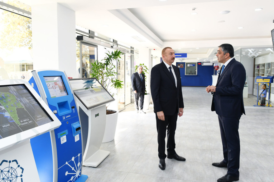 Prezident İlham Əliyev Ağdaş Rayon Telekommunikasiya Qovşağında “Şəbəkə” Xidmət Mərkəzinin istifadəyə verilməsi tədbirində iştirak edib
