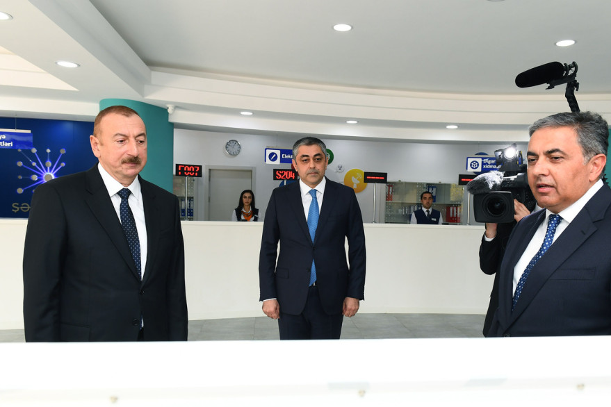Prezident İlham Əliyev Ağdaş Rayon Telekommunikasiya Qovşağında “Şəbəkə” Xidmət Mərkəzinin istifadəyə verilməsi tədbirində iştirak edib