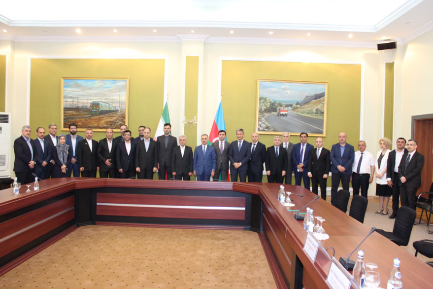 Azerbaijan, Iran discuss cooperation in ICT field