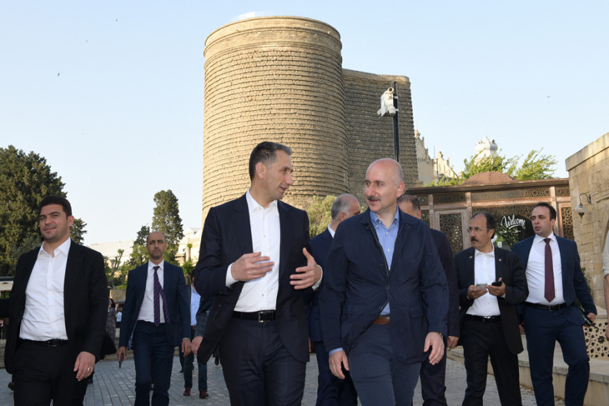 Turkish minister of transport and infrastructure visited Alley of Honors and Alley of Martyrs