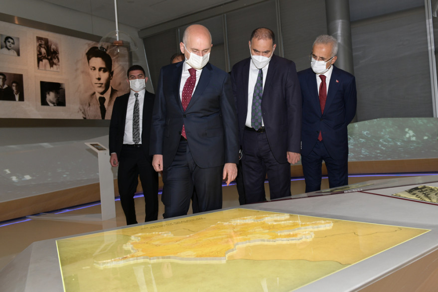 Turkish minister of transport and infrastructure visited Alley of Honors and Alley of Martyrs
