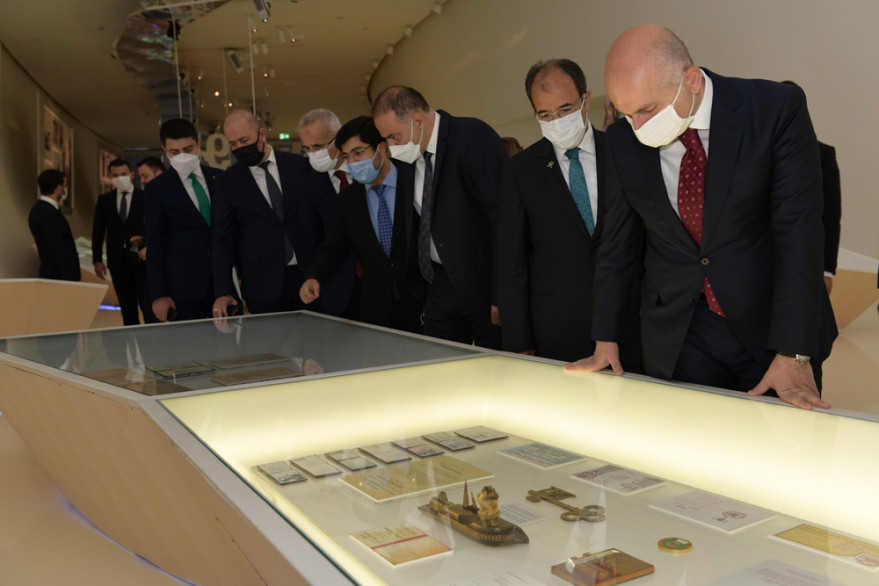 Turkish minister of transport and infrastructure visited Alley of Honors and Alley of Martyrs