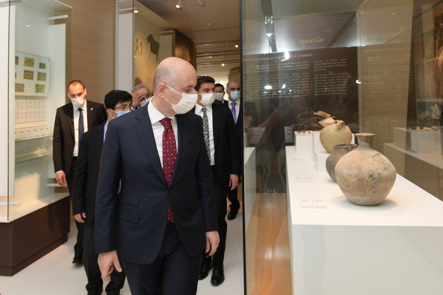Turkish minister of transport and infrastructure visited Alley of Honors and Alley of Martyrs