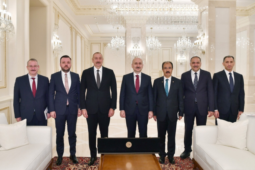 Prezident İlham Əliyev Türkiyənin nəqliyyat və infrastruktur nazirinin başçılıq etdiyi nümayəndə heyətini qəbul edib