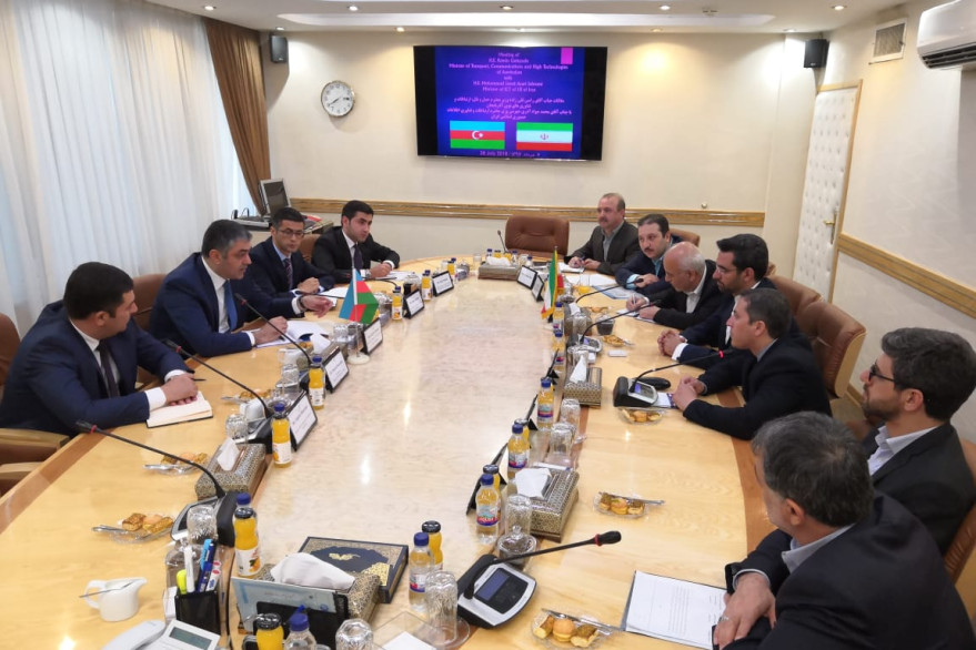 Azerbaijan, Iran discuss cooperation in transport and telecommunication