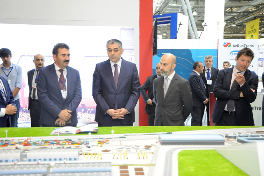 В Баку состоялось открытие крупномасштабных транспортных выставок
