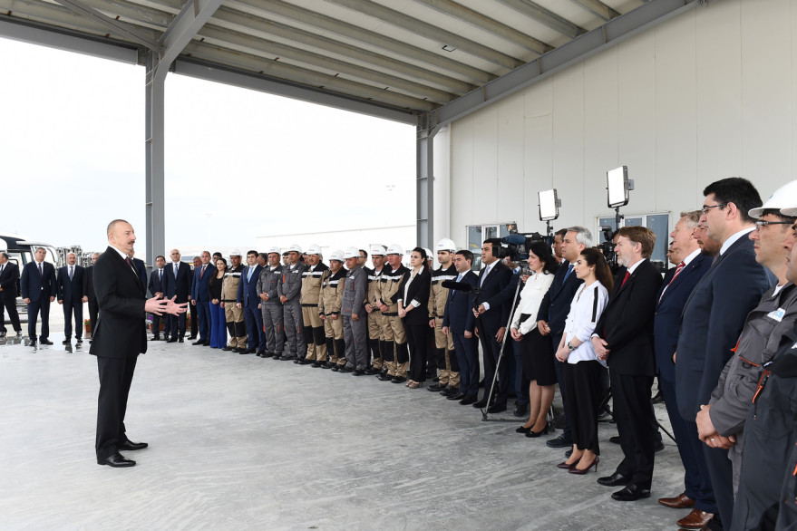 Prezident İlham Əliyev Bakı Beynəlxalq Dəniz Ticarət Limanı Kompleksinin açılışında iştirak edib