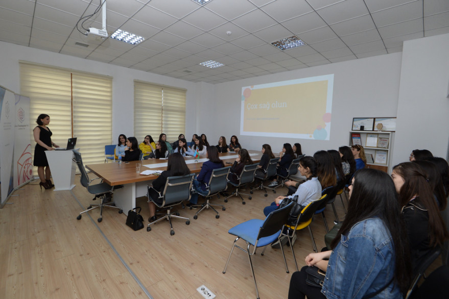 Международный день «Девушки в ИКТ» широко отмечен в Азербайджане 