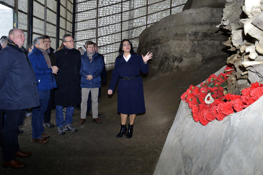 Гендиректор по транспорту и мобильности Европейской комиссии посетил Губинский мемориальный комплекс геноцида и массовое захоронение