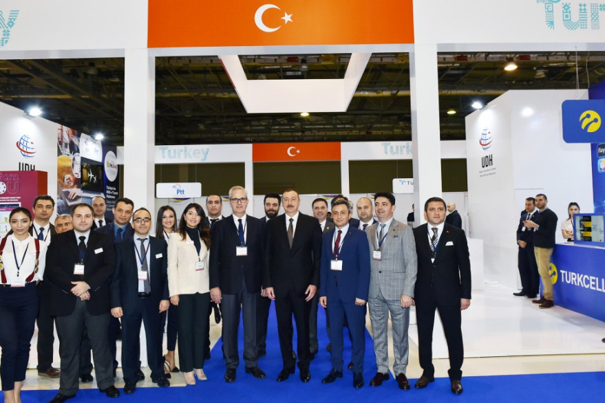Azərbaycan Prezidenti İlham Əliyev “Bakutel 2017” sərgisi ilə tanış olub