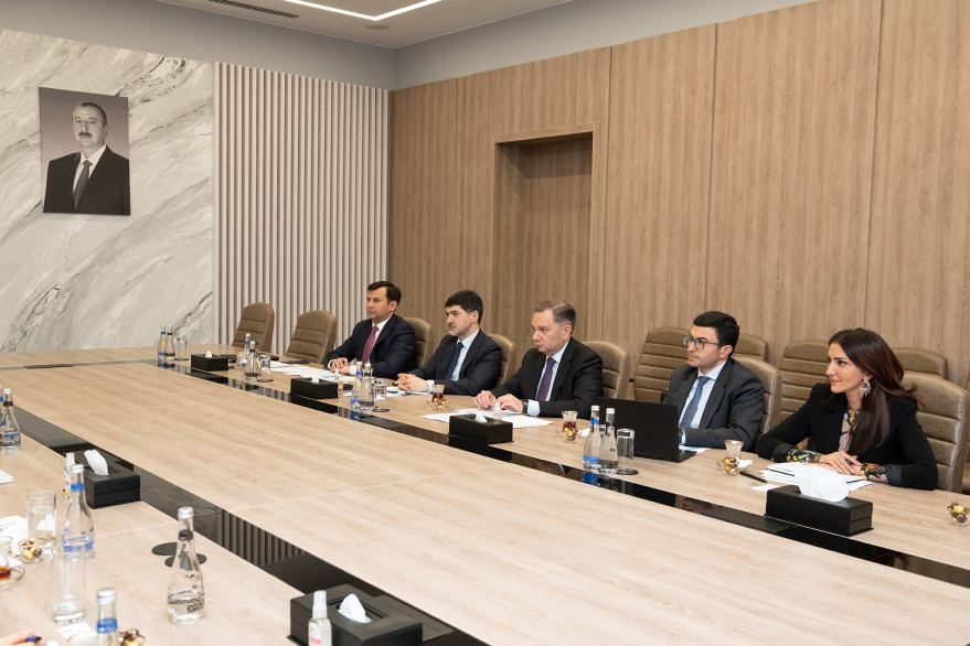 Заместитель министра Самир Мамедов встретился с делегацией Европейского банка реконструкции и развития