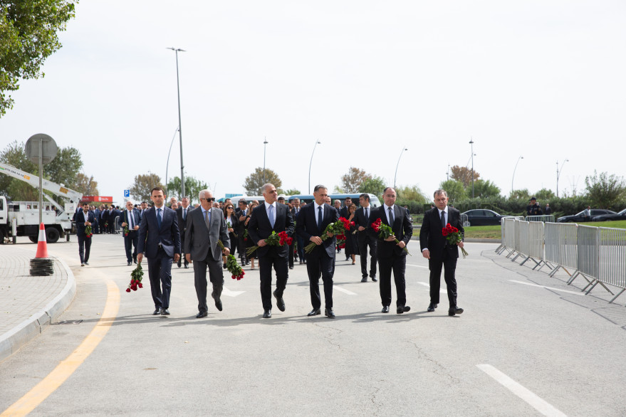 Nazirliyin kollektivi Anım Gününü qeyd edib