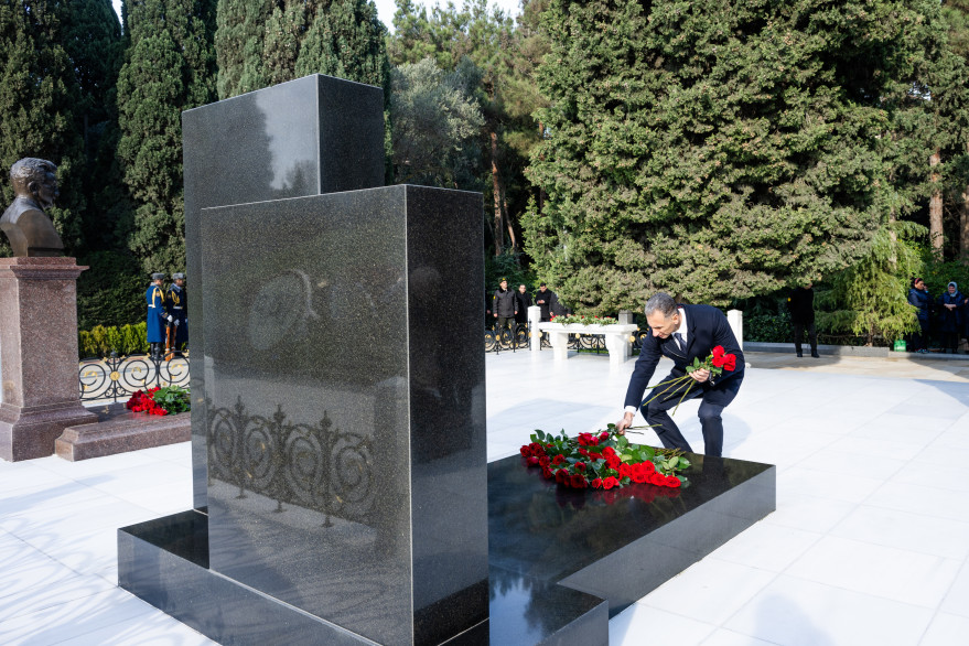 Ministry’s staff visited tomb of Great Leader Heydar Aliyev