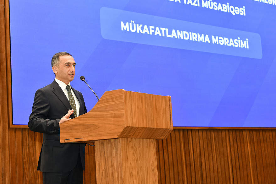 İKT Agentliyi yazı müsabiqəsinin qaliblərini mükafatlandırdı