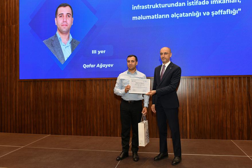 İKT Agentliyi yazı müsabiqəsinin qaliblərini mükafatlandırdı