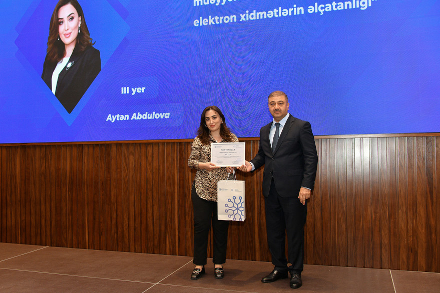 İKT Agentliyi yazı müsabiqəsinin qaliblərini mükafatlandırdı