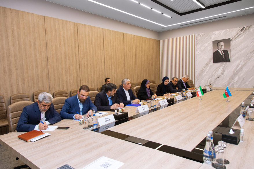 Nazir Rəşad Nəbiyev İranın yol və şəhərsalma nazirinin rəhbərlik etdiyi nümayəndə heyəti ilə görüşüb