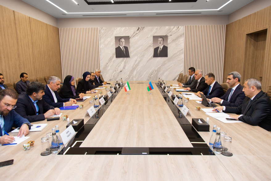 Nazir Rəşad Nəbiyev İranın yol və şəhərsalma nazirinin rəhbərlik etdiyi nümayəndə heyəti ilə görüşüb