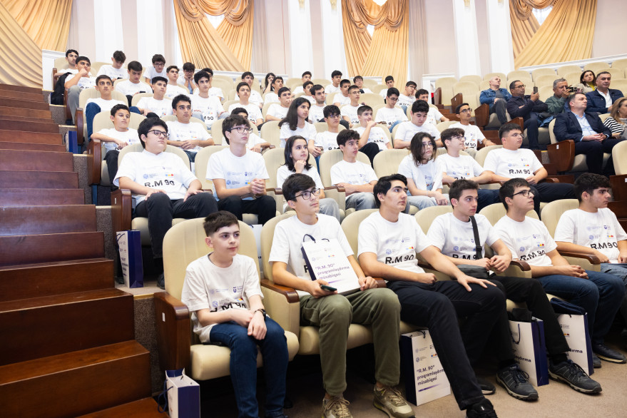 “R.M.90” Programming Competition Held Among School Students