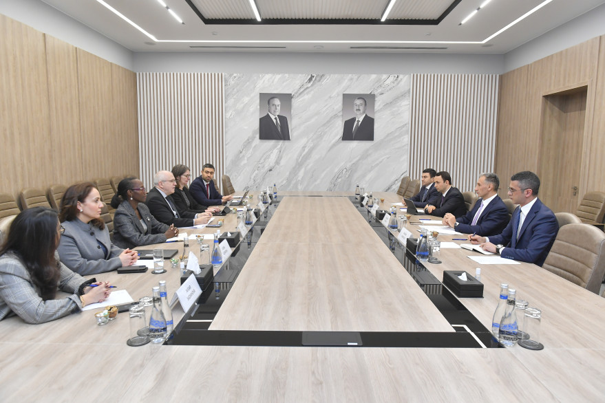 Nazir Rəşad Nəbiyev Dünya Bankının Avropa və Mərkəzi Asiya Regionu üzrə infrastruktur direktoru Çarlz Kormier ilə görüş keçirib
