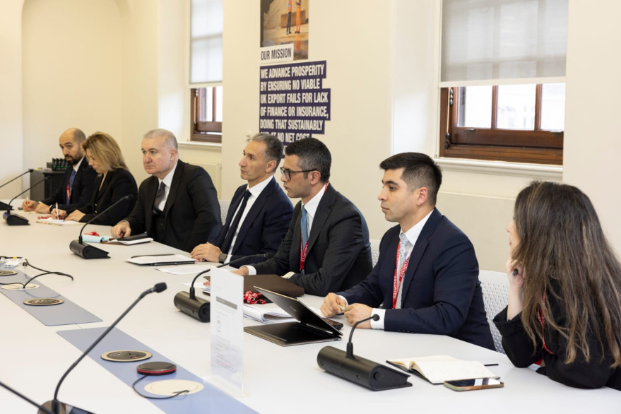 Nazir Rəşad Nəbiyev Böyük Britaniyanın İxrac maliyyələşdirilməsi üzrə dövlət agentliyinin baş icraçı direktoru ilə görüşüb