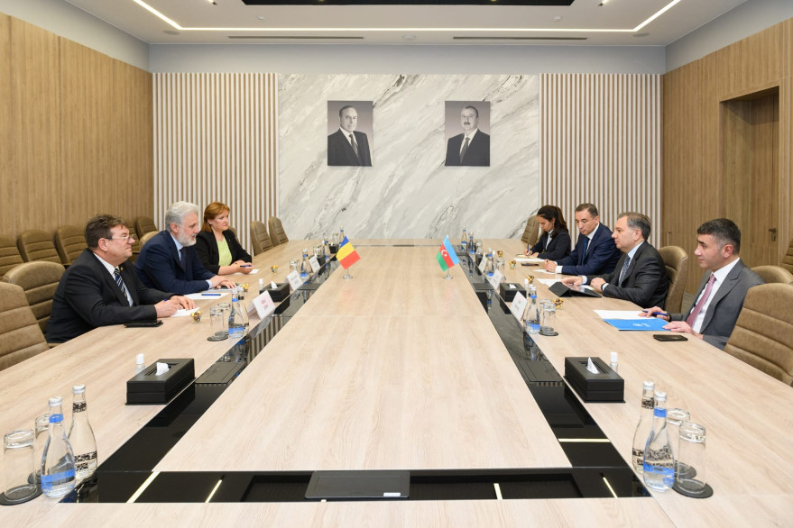 Rəqəmsal İnkişaf və Nəqliyyat Nazirliyində Rumıniya Prezidentinin müşaviri ilə görüş keçirilib