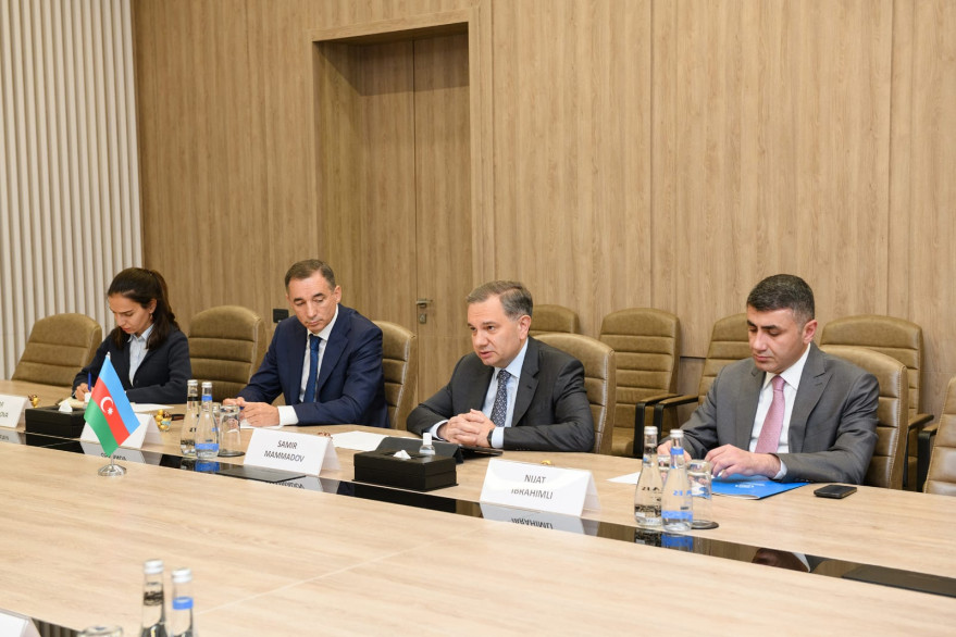 Rəqəmsal İnkişaf və Nəqliyyat Nazirliyində Rumıniya Prezidentinin müşaviri ilə görüş keçirilib