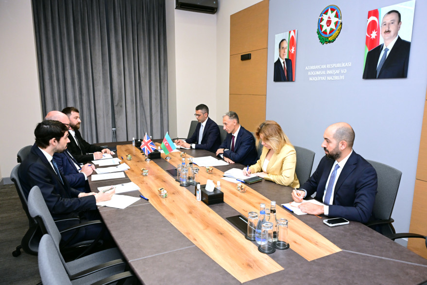 Nazir Rəşad Nəbiyev Böyük Britaniya və Şimali İrlandiya Birləşmiş Krallığının Azərbaycandakı səfiri ilə görüşüb