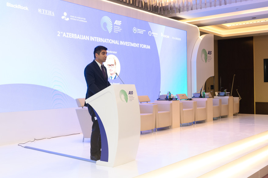 Nazir müavini 2-ci Azərbaycan Beynəlxalq İnvestisiya Forumu çərçivəsində intellektual iqtisadiyyatın qurulmasına dair Azərbaycanın yanaşmasını təqdim edib