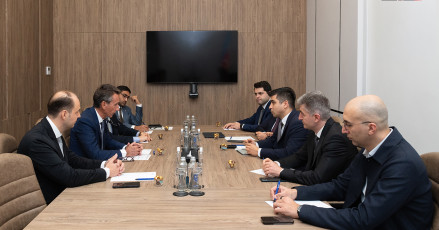 Rəqəmsal İnkişaf və Nəqliyyat Nazirliyində ABŞ-nin “Fortinet” şirkətinin vitse-prezidenti ilə görüş keçirilib