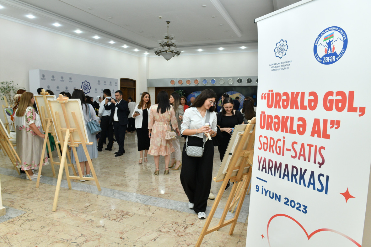 Министерство организовало выставку-ярмарку изделий ручной работы семей шехидов